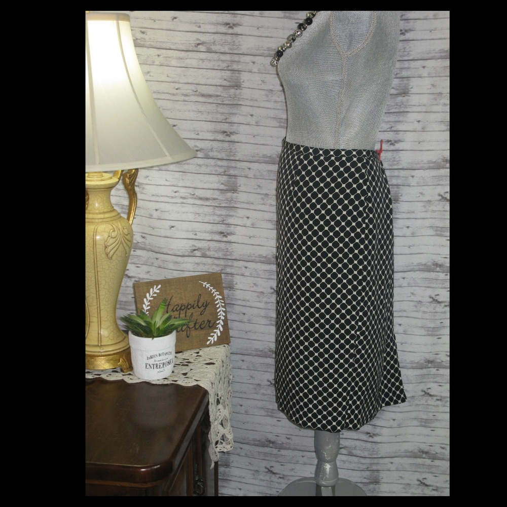 Two Twenty Five Polka Dot Skirt. Size 16 View 3